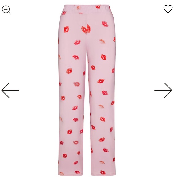 SKIMS NWT Cherry Blossom Lipstick Print Sleep Pants - Picture 2 of 9